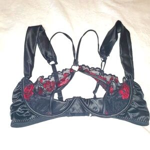 Fashion Nova bra❤️🖤